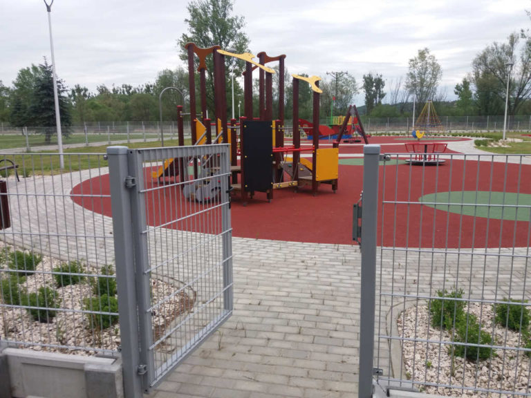 W Dobczycach otwarto park miejski