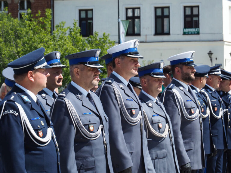 Obchody Święta Policji na myślenickim rynku