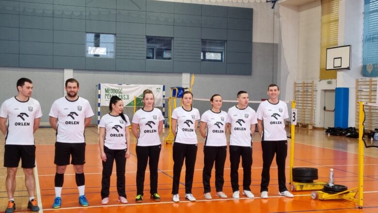 Dwie wygrane drużyny badmintona TKKF Uklejna