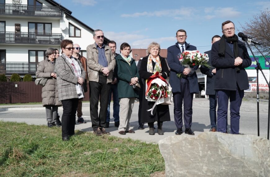 Jan i Stanisław Hołujowie patronami myślenickiego ronda