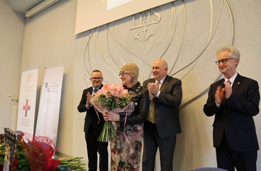 Agnieszka Cahn i Robert Szuchta nagrodzeni za zasługi dla dialogu