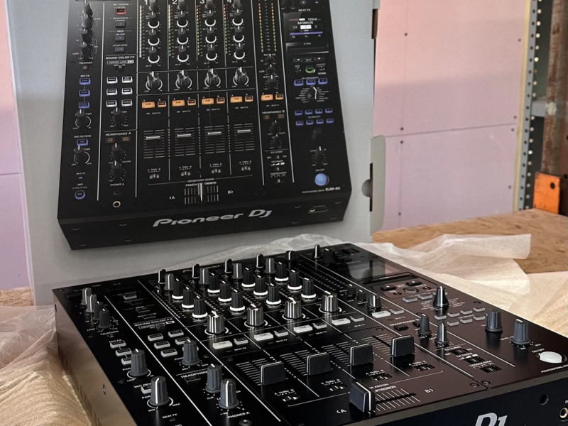 Pioneer OPUS-QUAD, Pioneer XDJ-RX3, Pioneer XDJ-XZ , Pioneer DDJ-FLX10, Pioneer DDJ-REV7, Pioneer CDJ-3000, Pioneer DJM-A9 , Pioneer CDJ-2000NXS2, Pioneer DJM-900NXS2, Pioneer DJM-V10-LF , Pioneer DJM-S11, Denon DJ Prime 4+ , PLAYdifferently MODEL 1