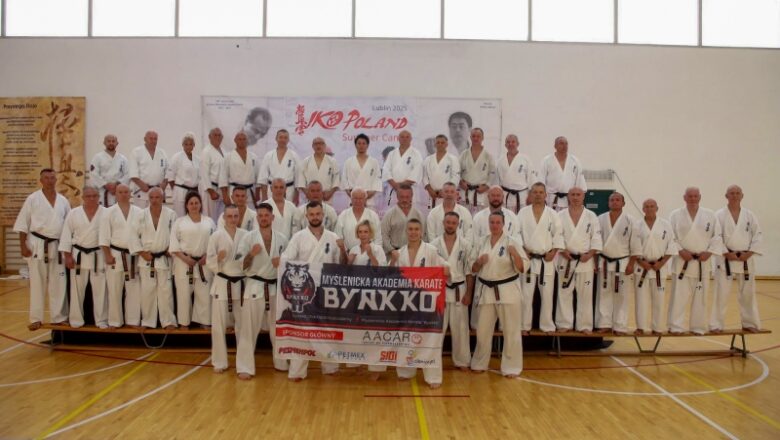 Nowe stopnie dla instruktorów Myślenickiej Akademii Karate „Byakko”
