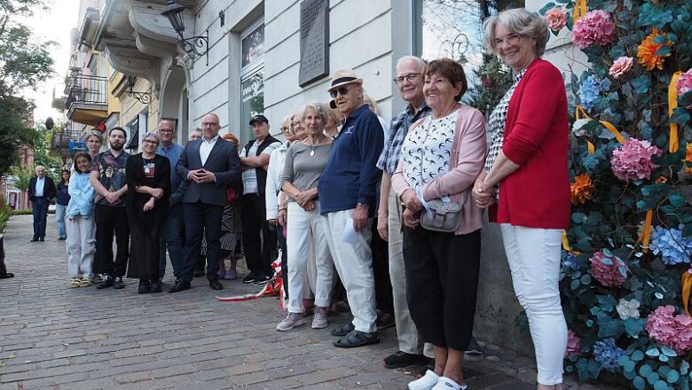 Grupka myśleniczan uczciła pamięć zamordowanych w czasie wojny Żydów