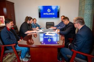 Remont zabytkowych schodów i nowe oświetlenie