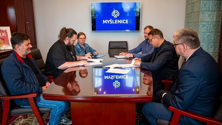 Remont zabytkowych schodów i nowe oświetlenie