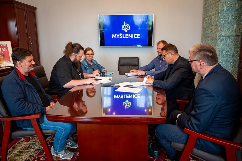 Remont zabytkowych schodów i nowe oświetlenie