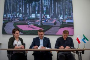 Plac zabaw w Parku Miejskim przejdzie gruntowny remont – umowa podpisana!